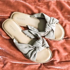 Cute and Comfy Knotted Sandals